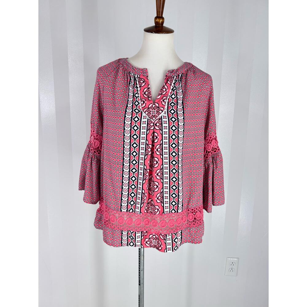 CROWN & IVY Women’s Pink Pattern Embroidered Blouse Sz PL